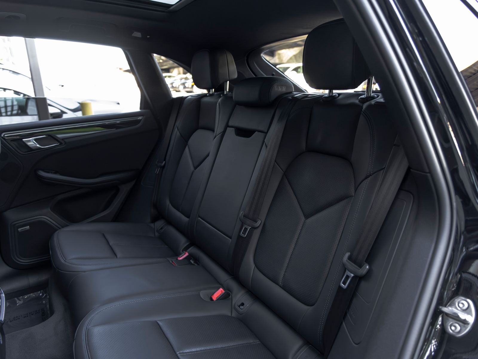 2023 Porsche Macan T