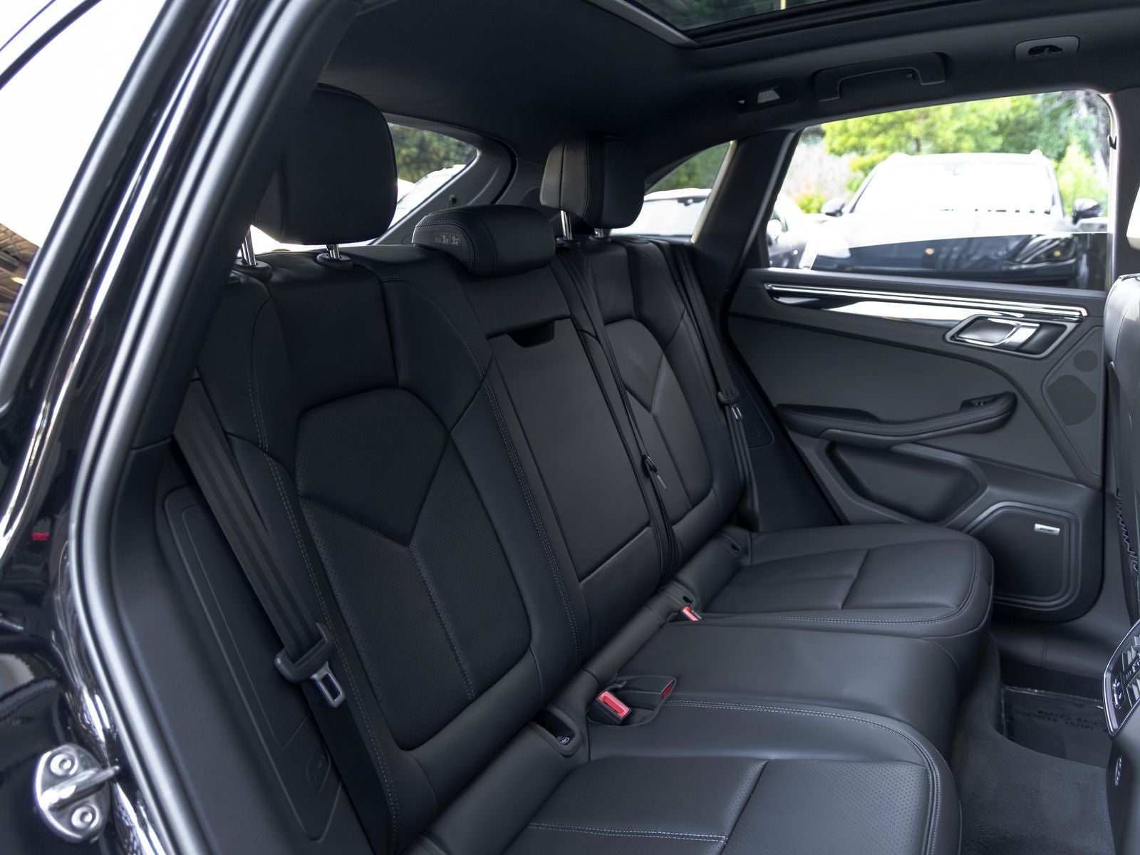 2023 Porsche Macan T