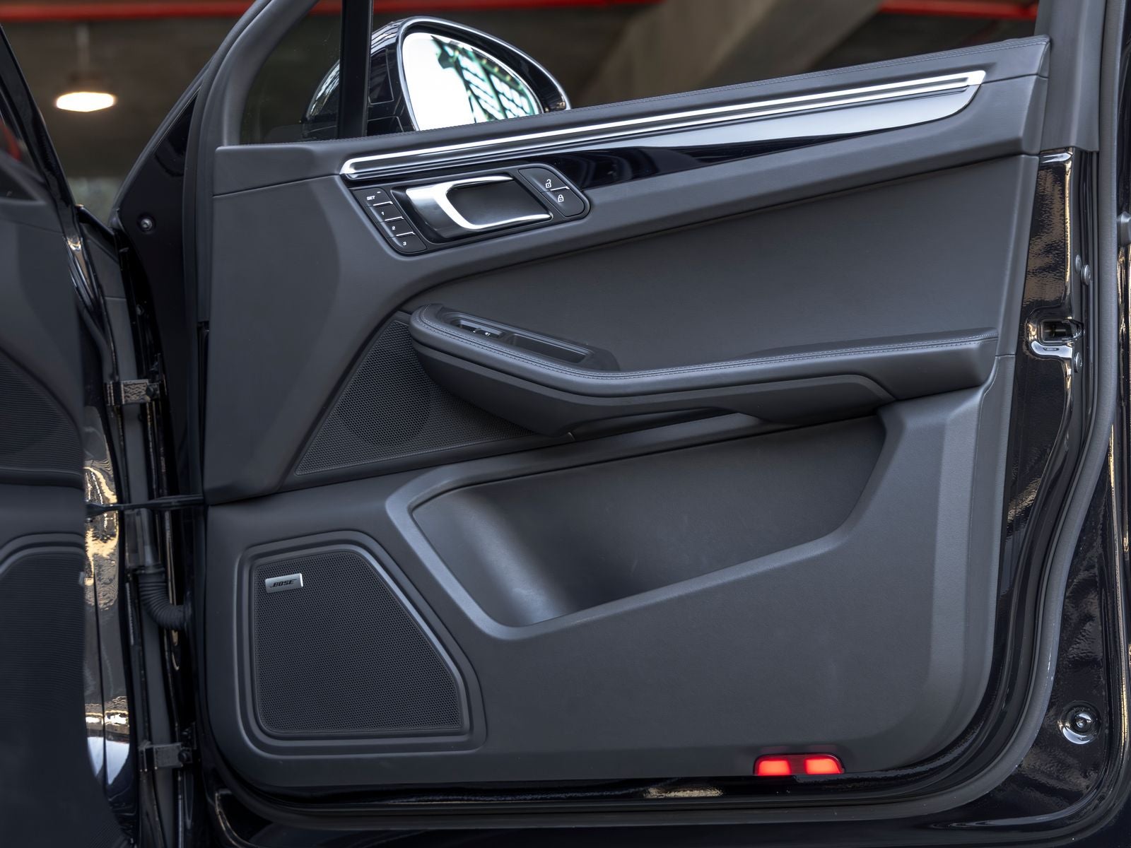 2023 Porsche Macan T