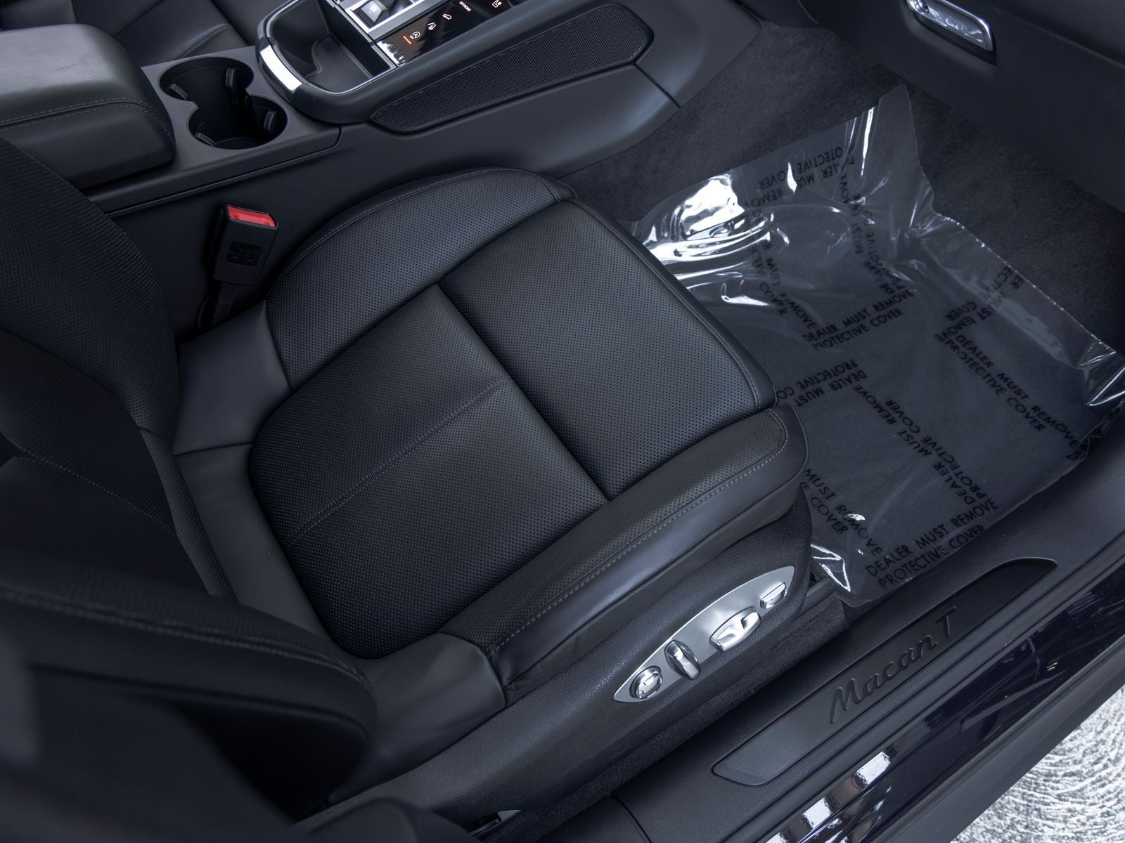 2023 Porsche Macan T