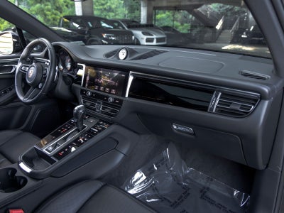 2023 Porsche Macan T