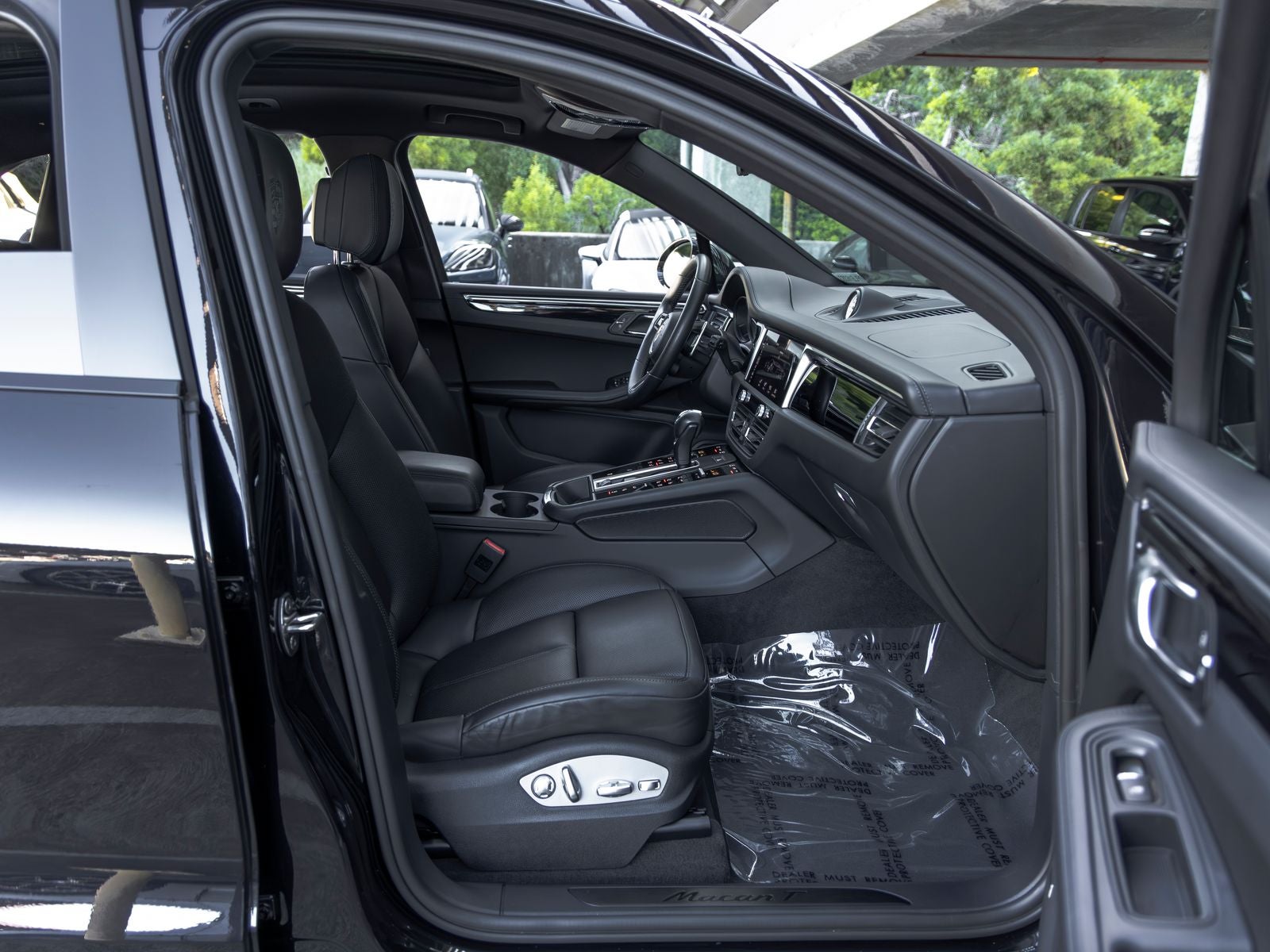 2023 Porsche Macan T