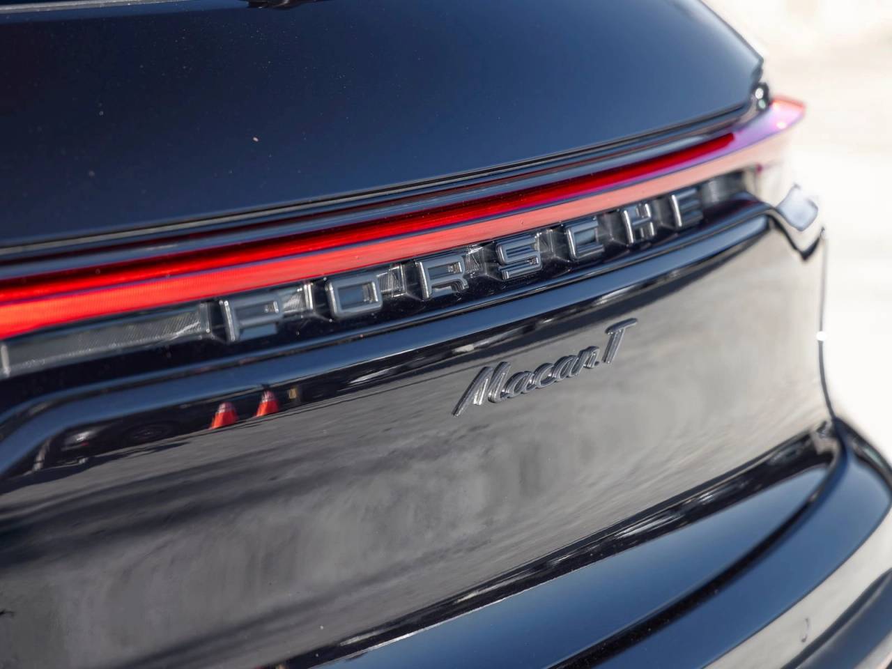 2023 Porsche Macan T