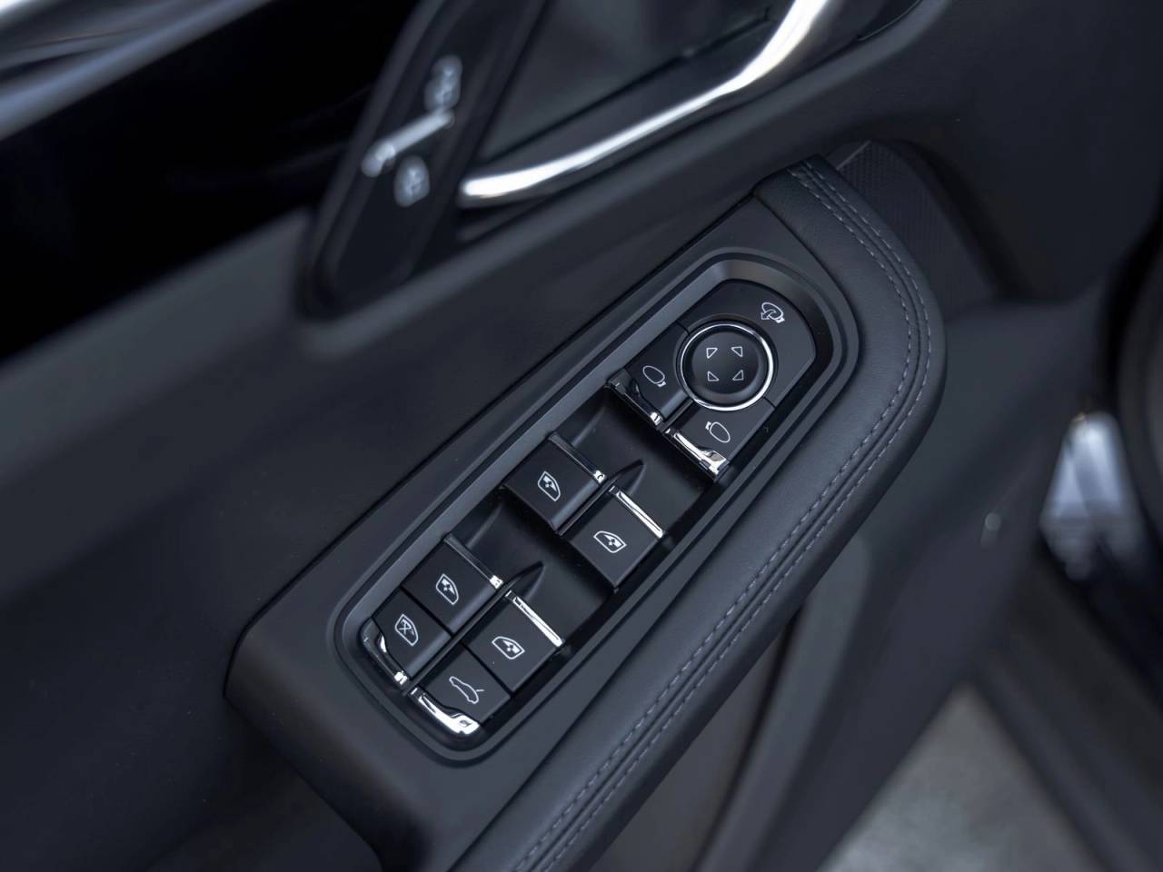 2023 Porsche Macan T