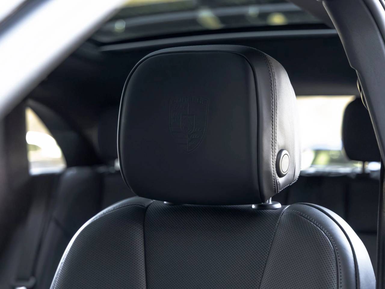 2023 Porsche Macan T