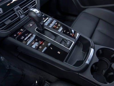 2023 Porsche Macan T