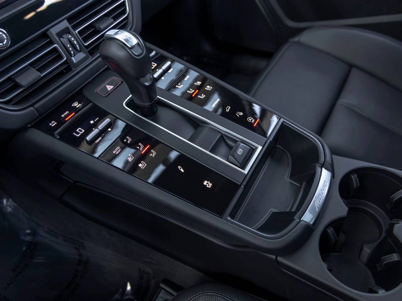 2023 Porsche Macan T