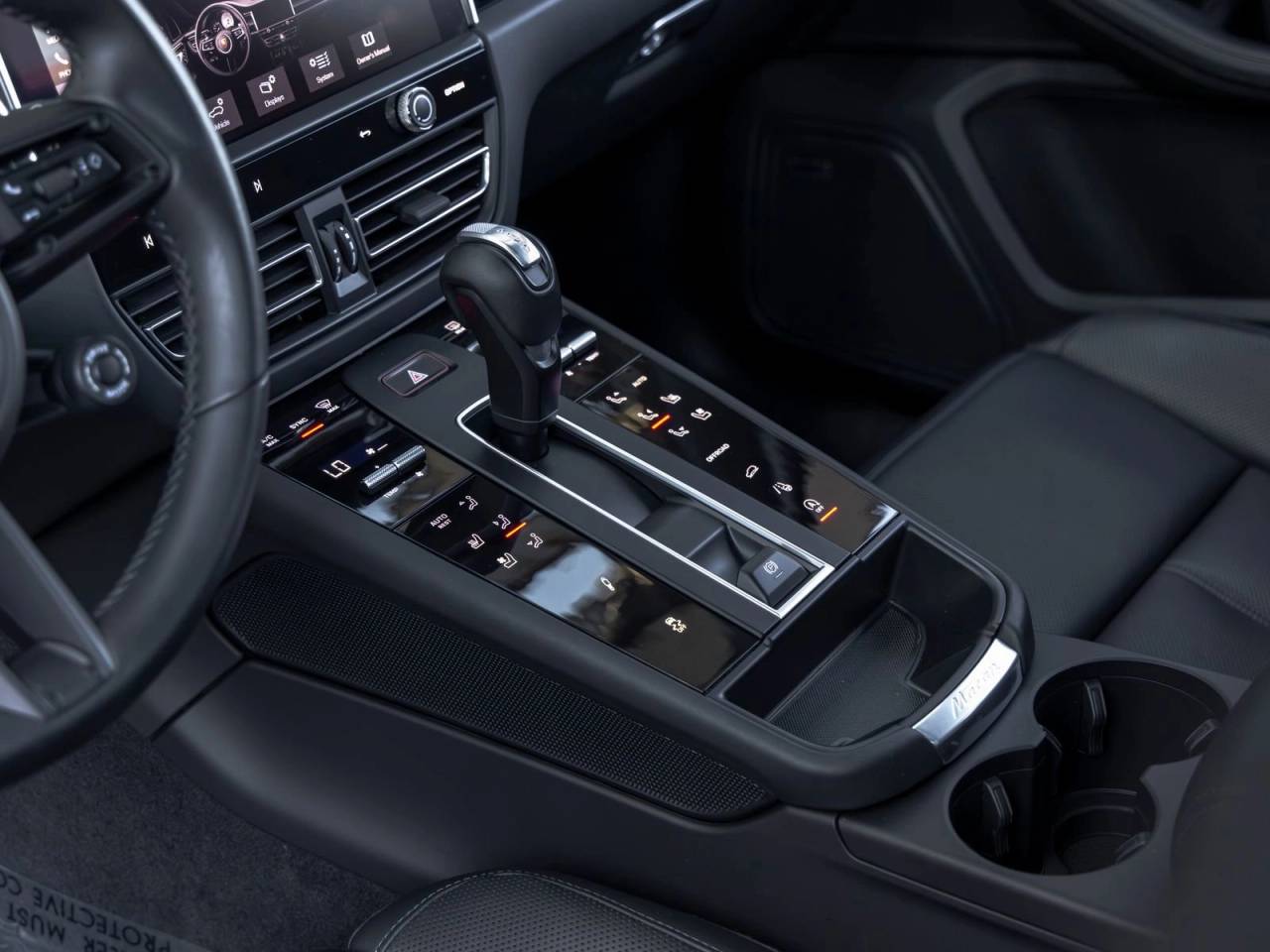 2023 Porsche Macan T