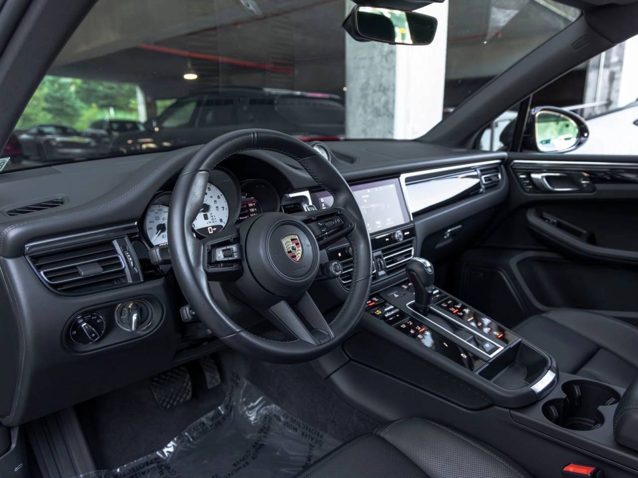 2023 Porsche Macan T