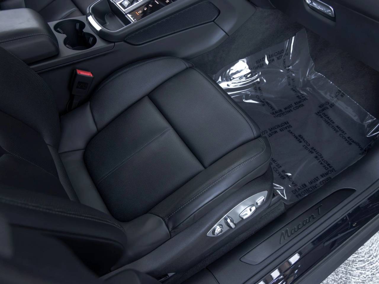 2023 Porsche Macan T