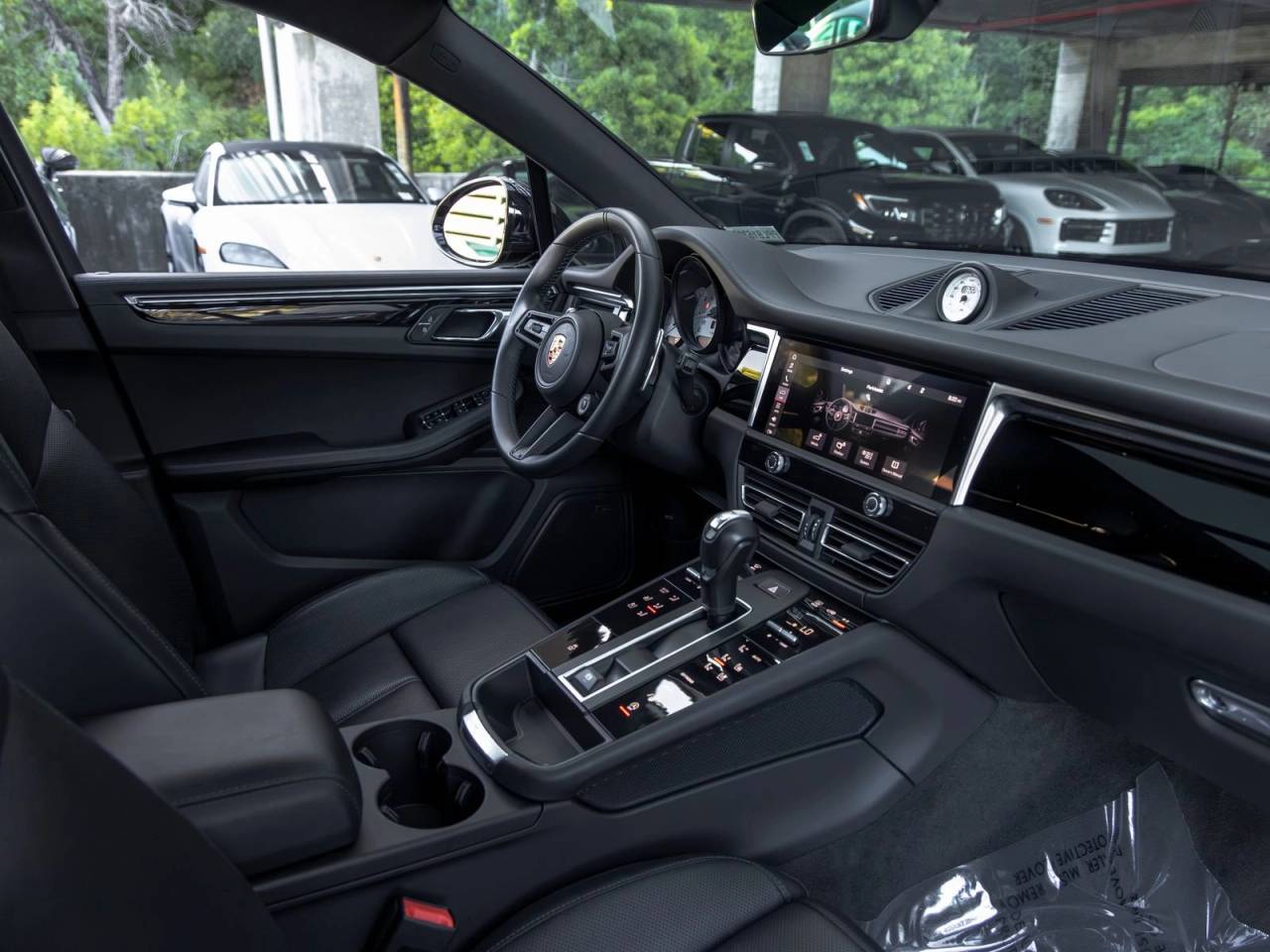 2023 Porsche Macan T