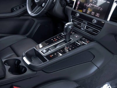 2023 Porsche Macan T