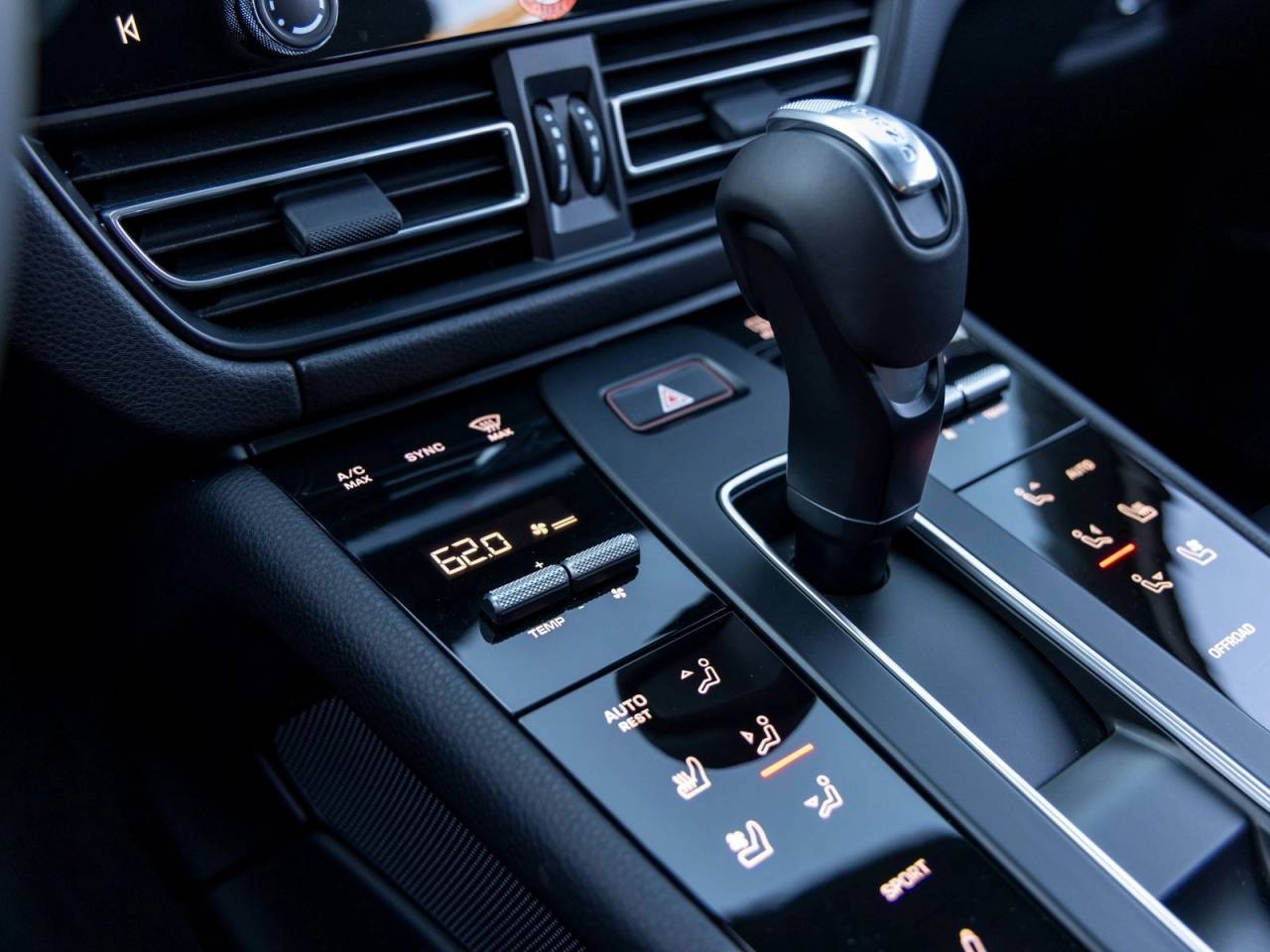 2025 Porsche Macan Macan