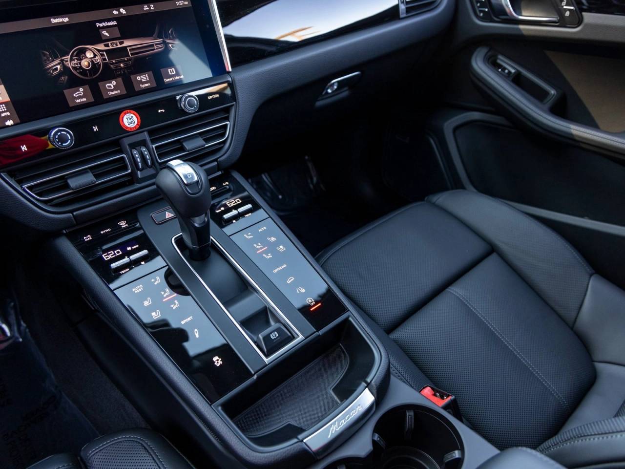 2025 Porsche Macan Macan