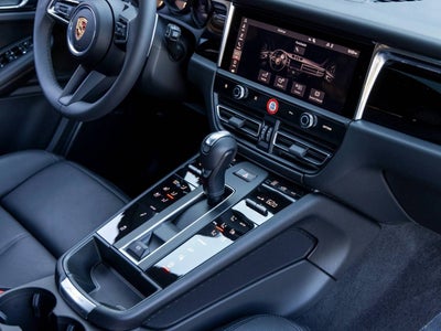 2025 Porsche Macan Macan