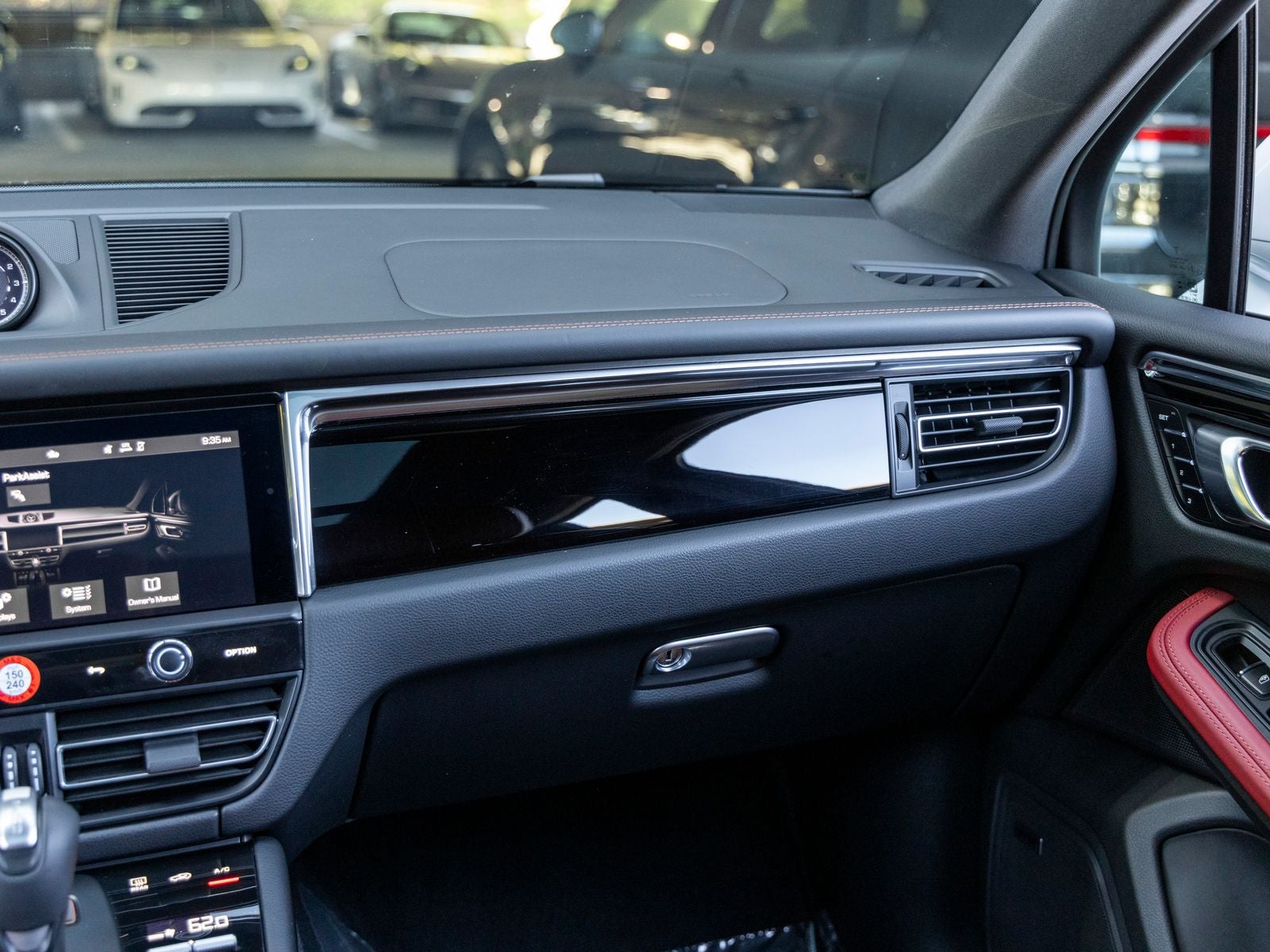 2025 Porsche Macan Macan