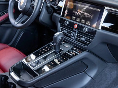 2025 Porsche Macan Macan