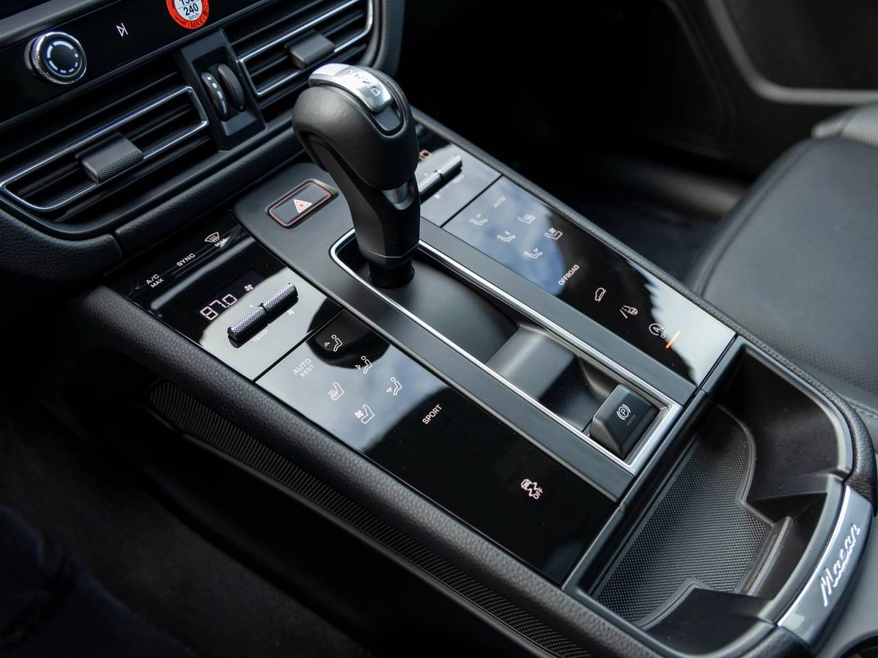 2025 Porsche Macan Macan