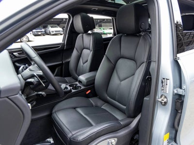 2025 Porsche Macan Macan