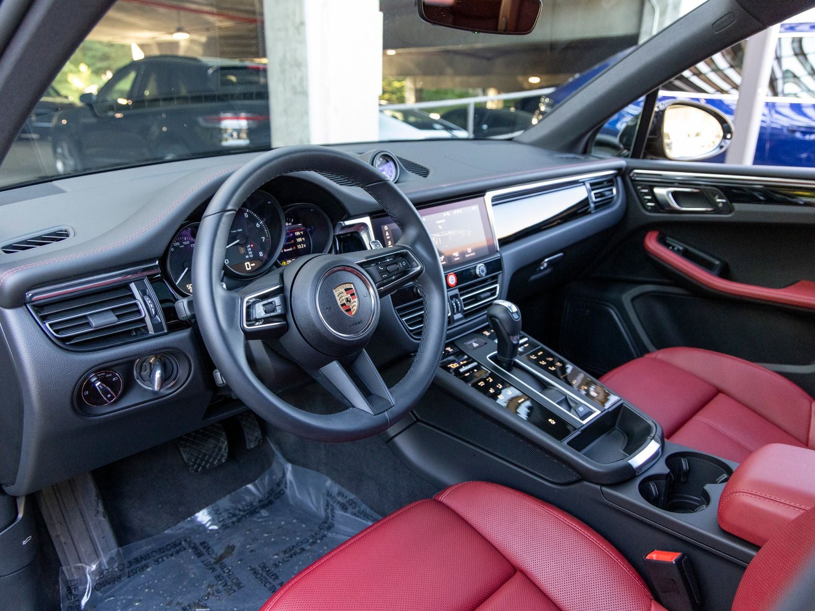 2025 Porsche Macan Base