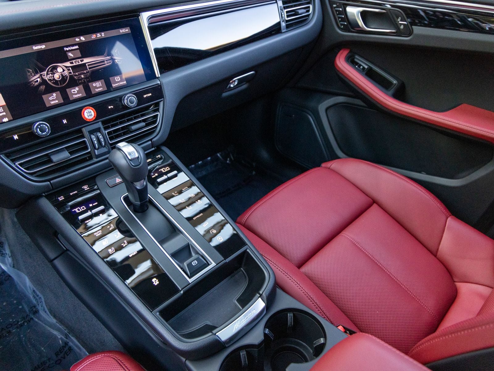 2025 Porsche Macan Base