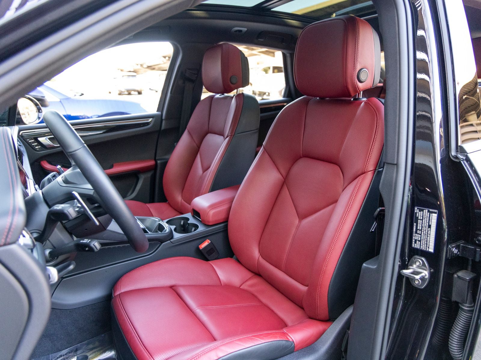 2025 Porsche Macan Base