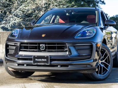 2025 Porsche Macan Base