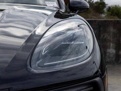 2025 Porsche Macan Macan