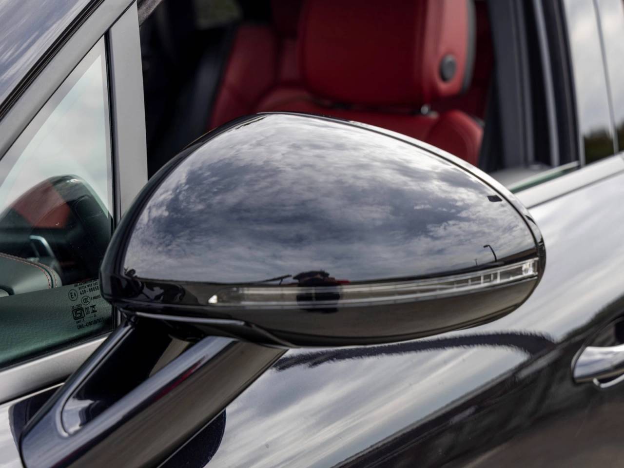 2025 Porsche Macan Macan