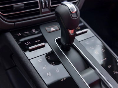 2025 Porsche Macan Macan