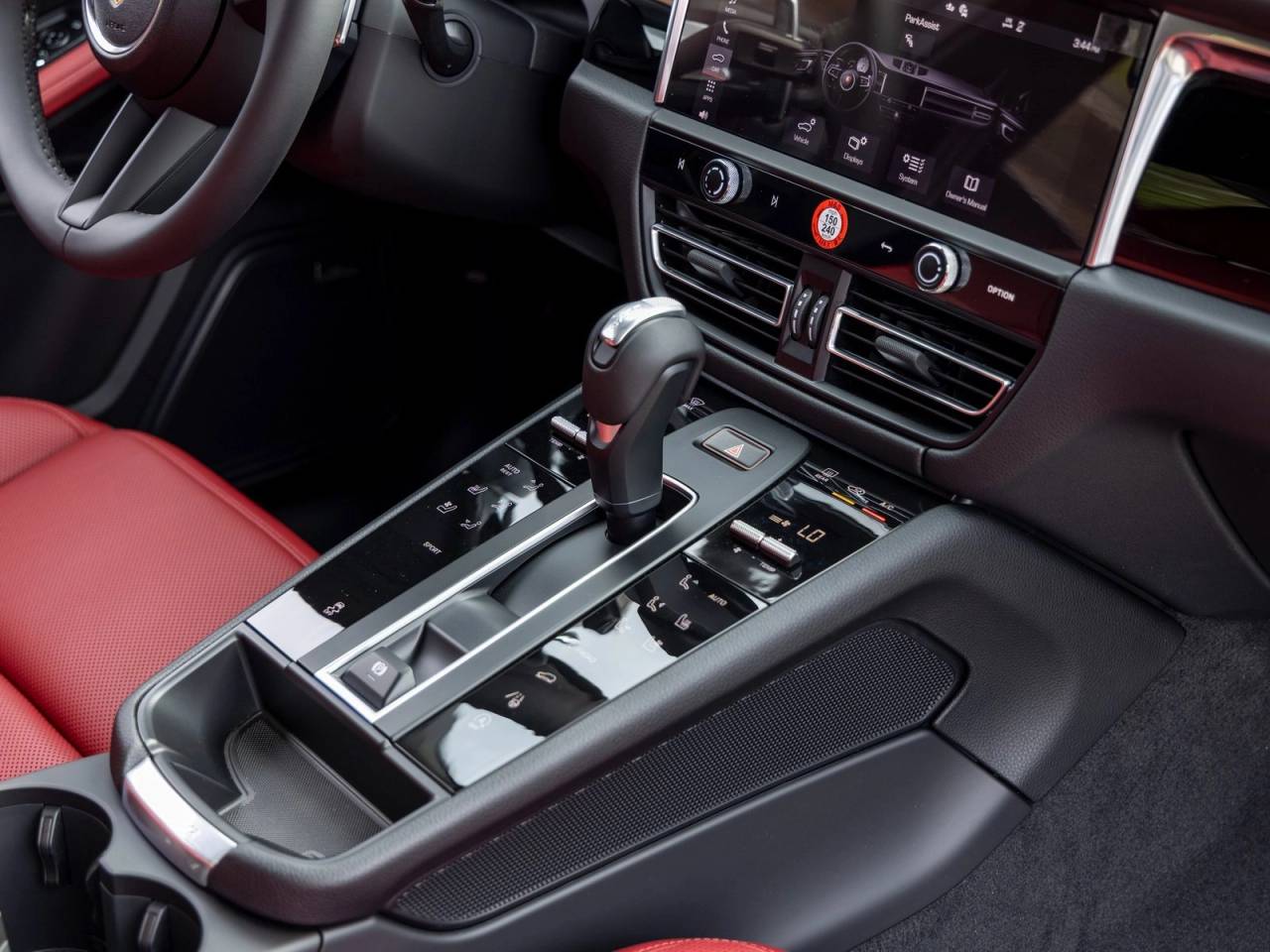 2025 Porsche Macan Macan