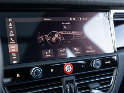 2026 Porsche Macan Macan