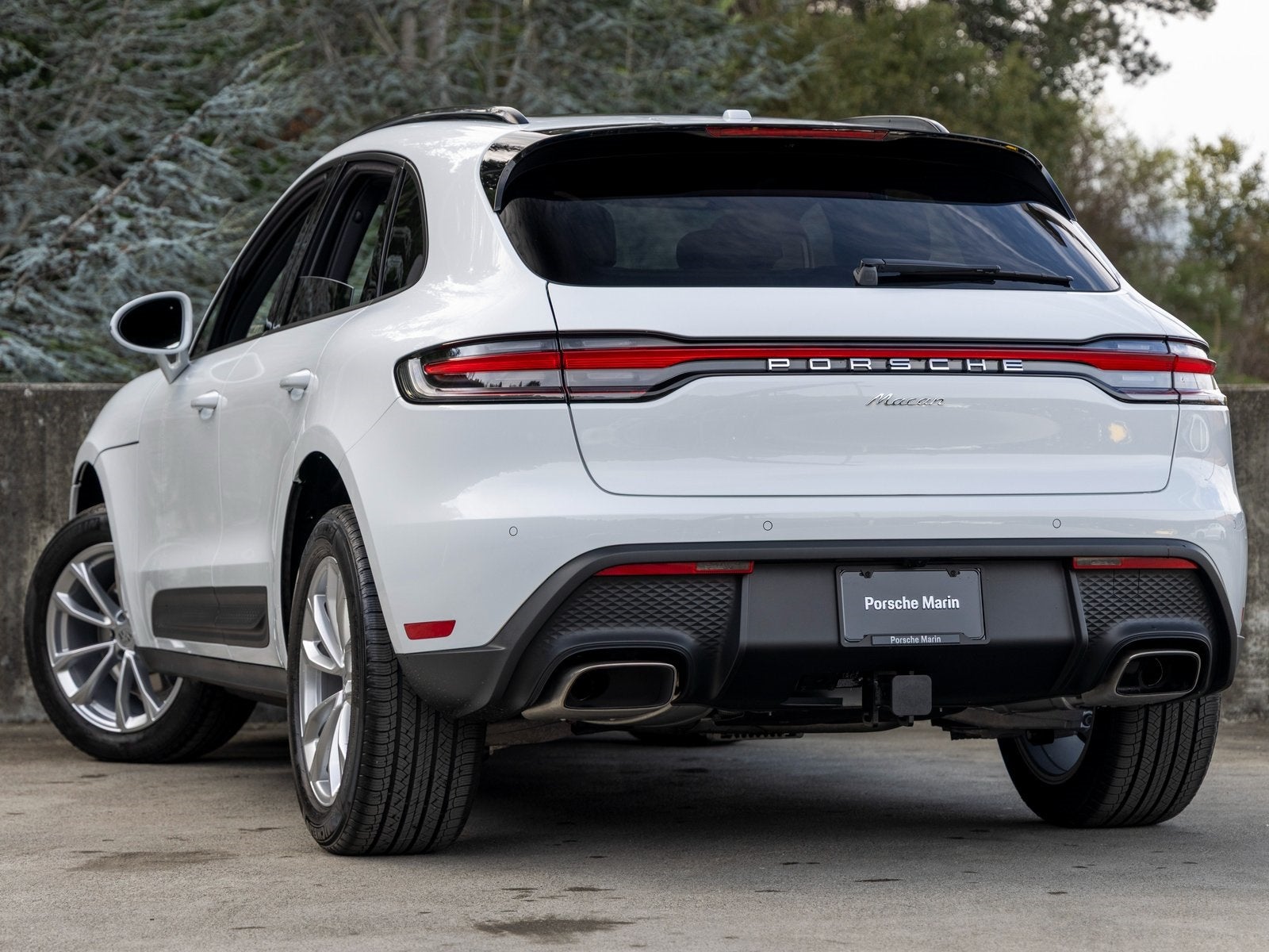 2026 Porsche Macan Base