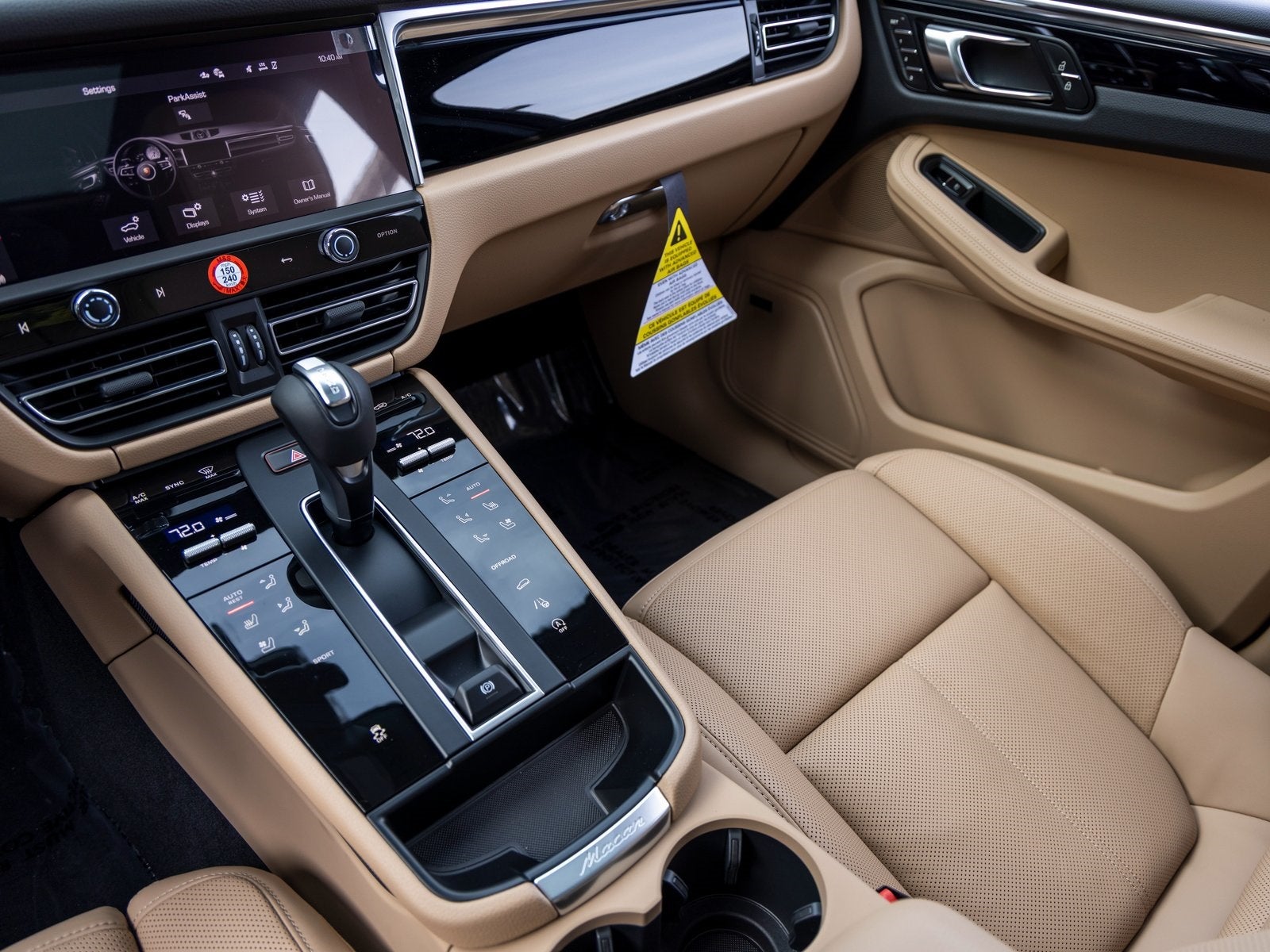 2026 Porsche Macan Base