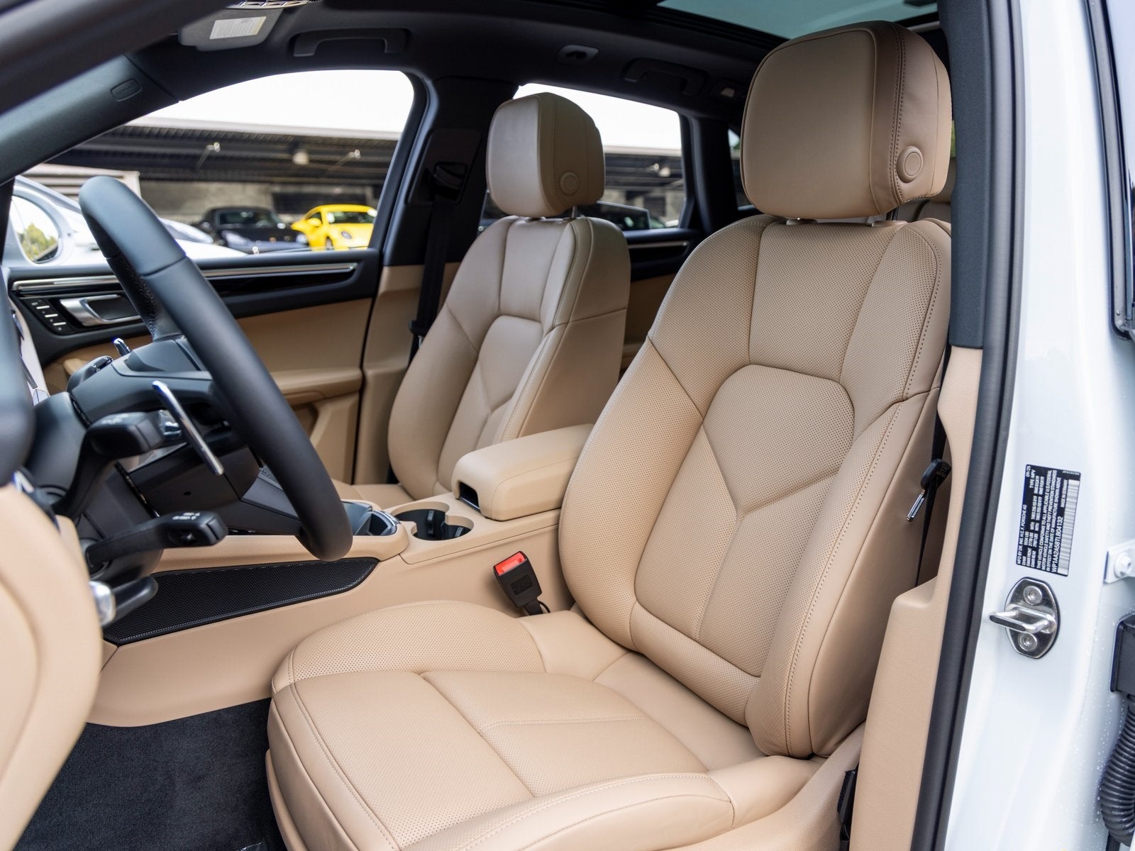 2026 Porsche Macan Base