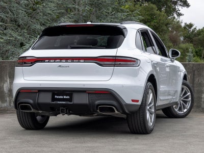 2026 Porsche Macan Base