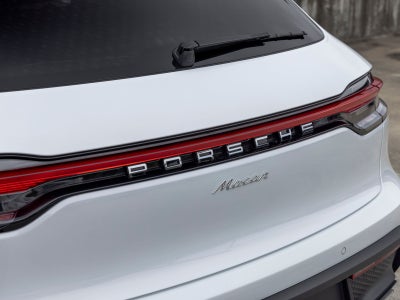 2026 Porsche Macan Base