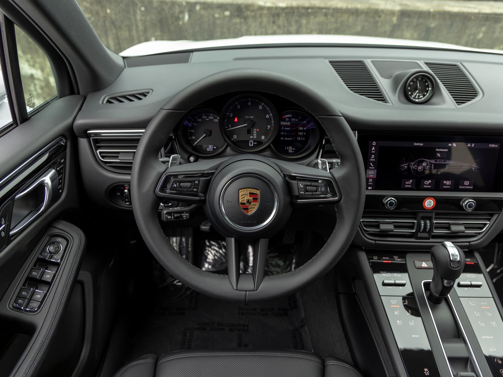 2026 Porsche Macan Base