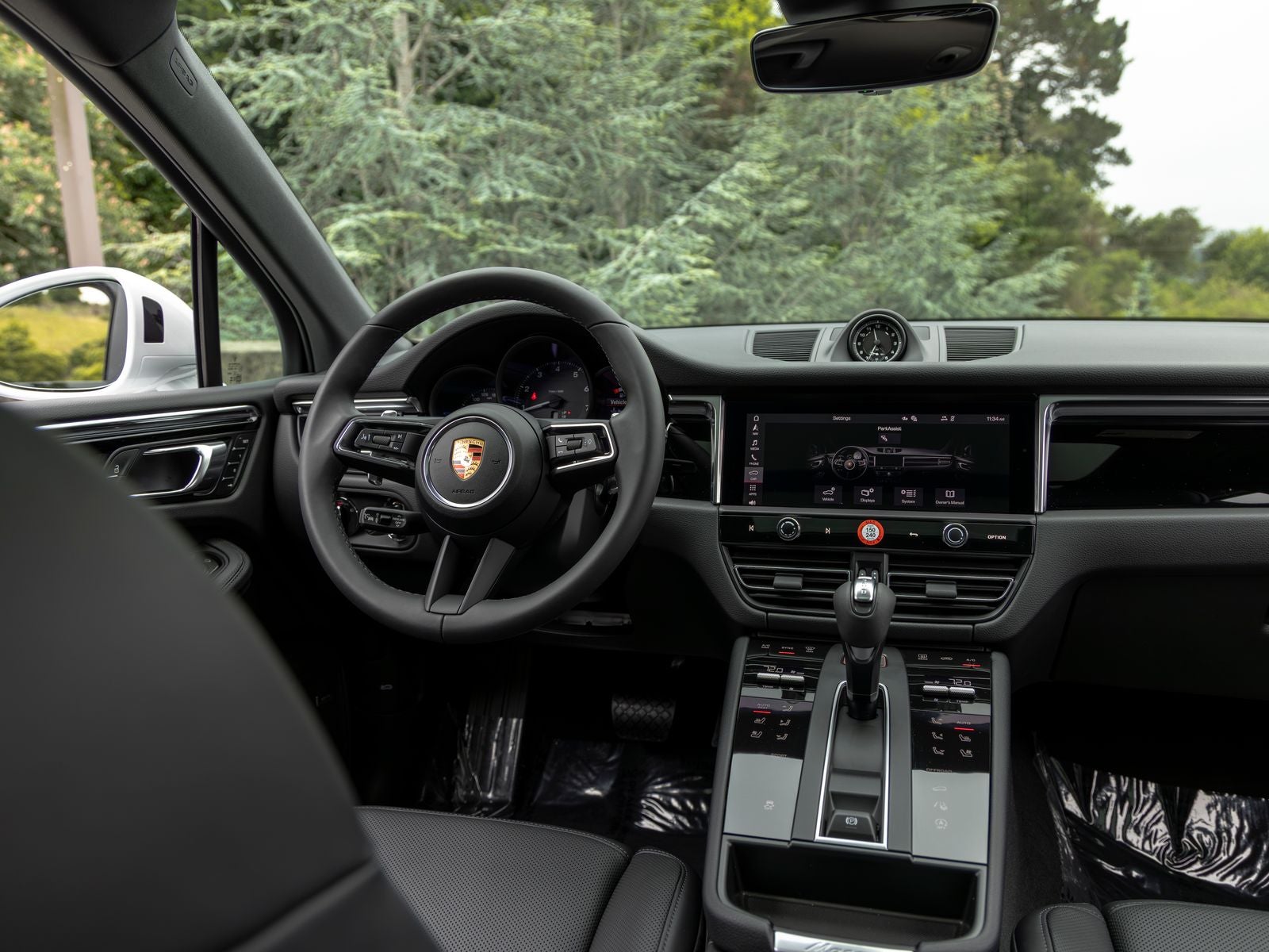 2026 Porsche Macan Base