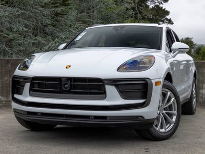 2026 Porsche Macan Base