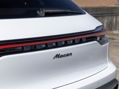 2026 Porsche Macan Base