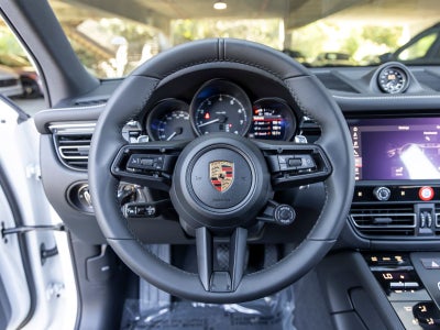 2026 Porsche Macan Base