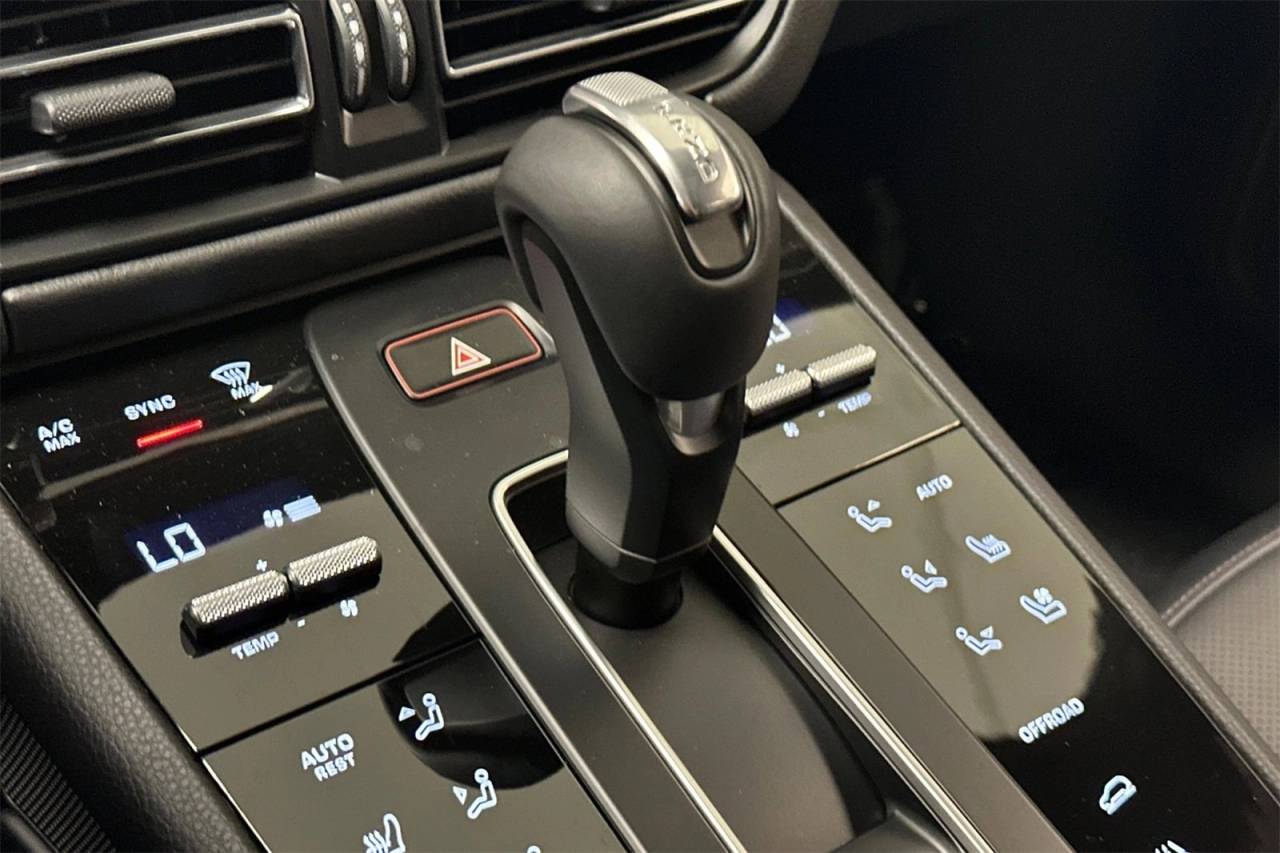 2025 Porsche Macan Macan