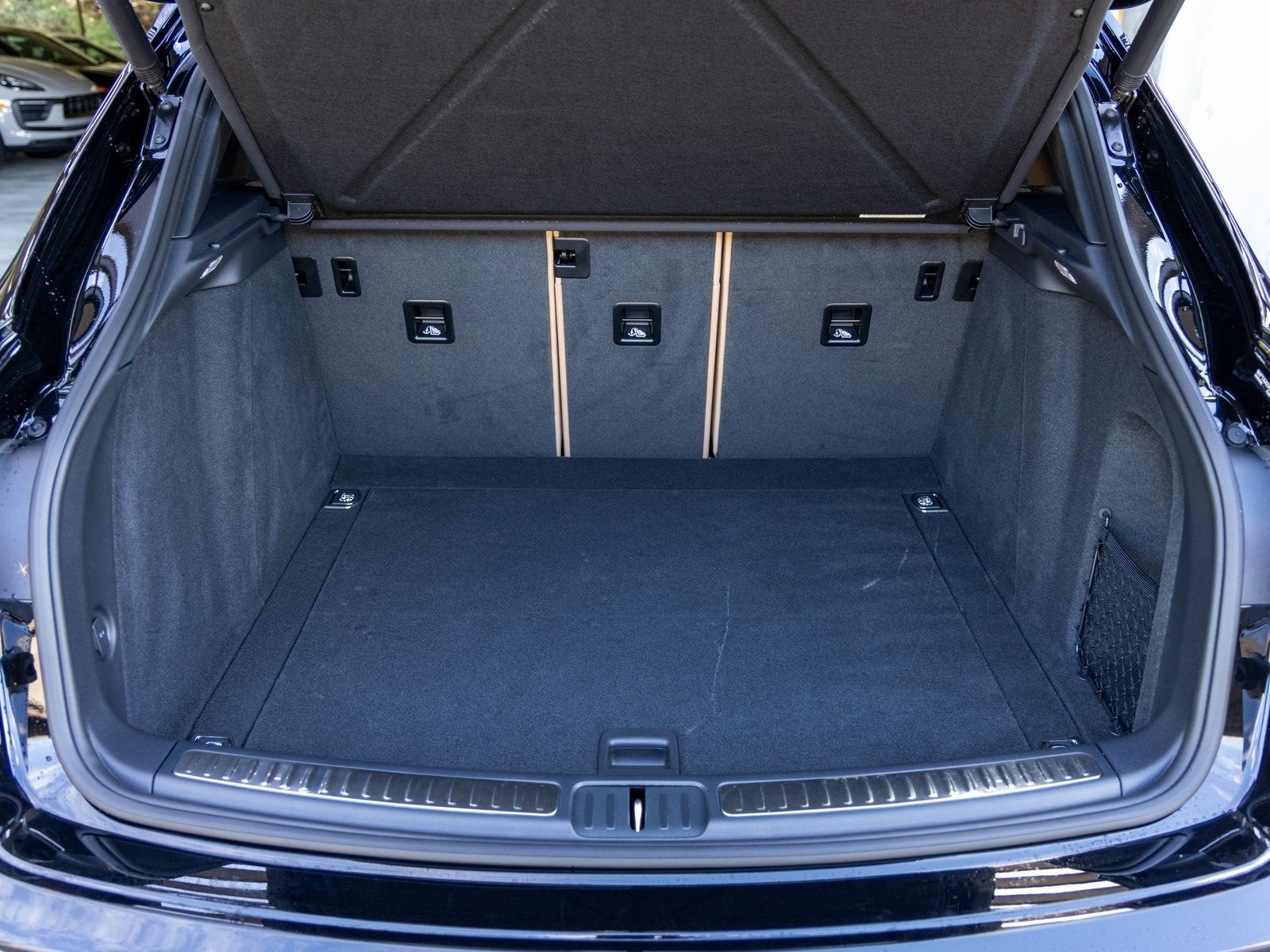 2025 Porsche Macan Macan