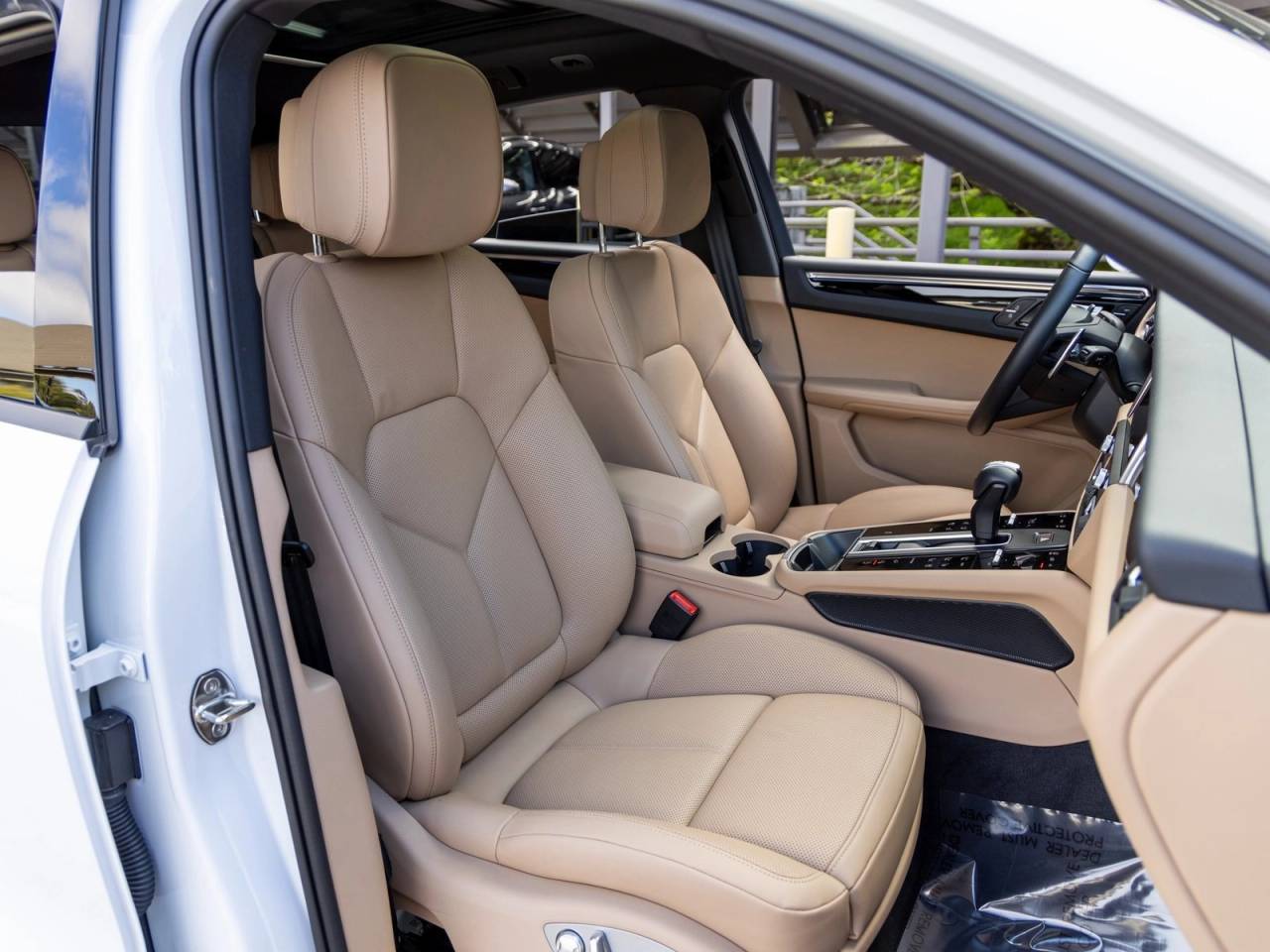 2025 Porsche Macan Macan