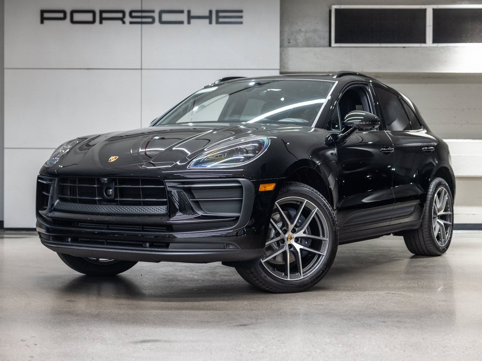 2026 Porsche Macan Base