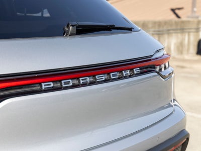 2026 Porsche Macan Base