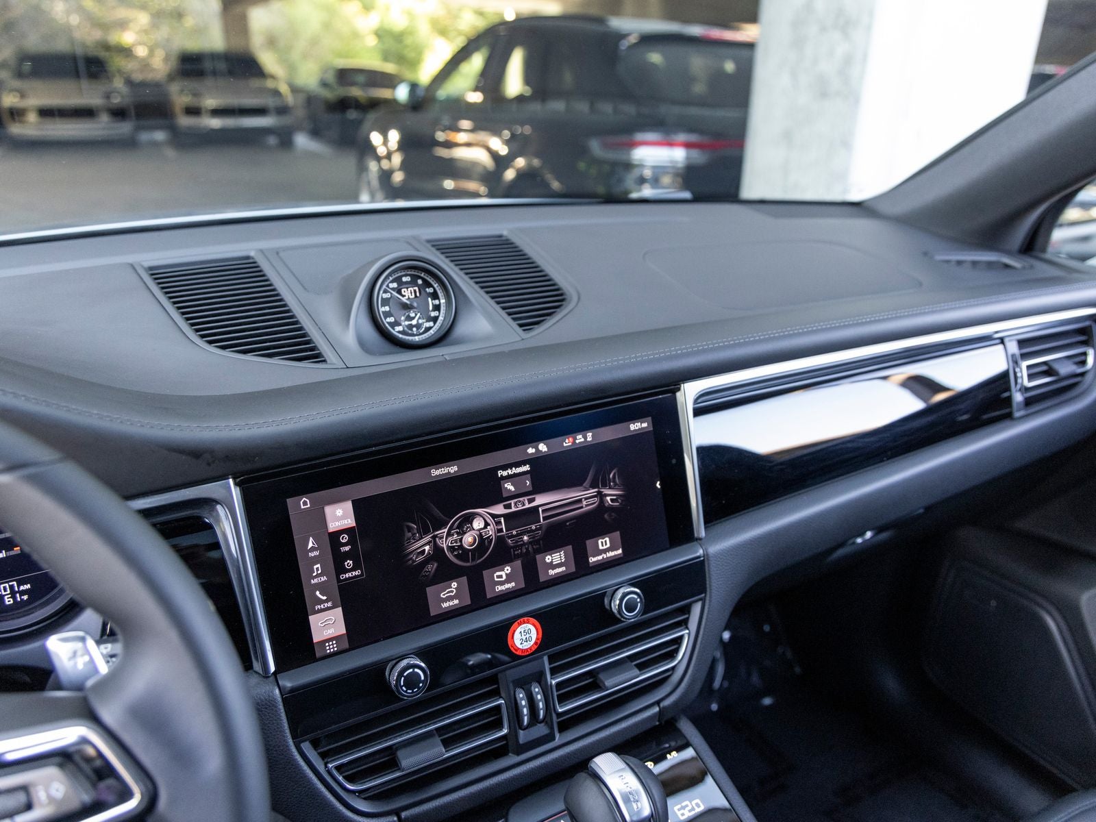 2026 Porsche Macan Base