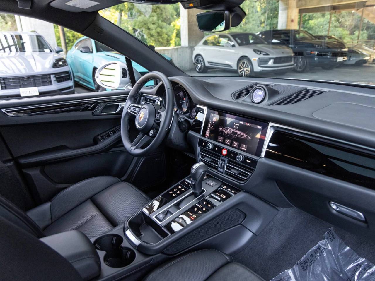 2026 Porsche Macan Base