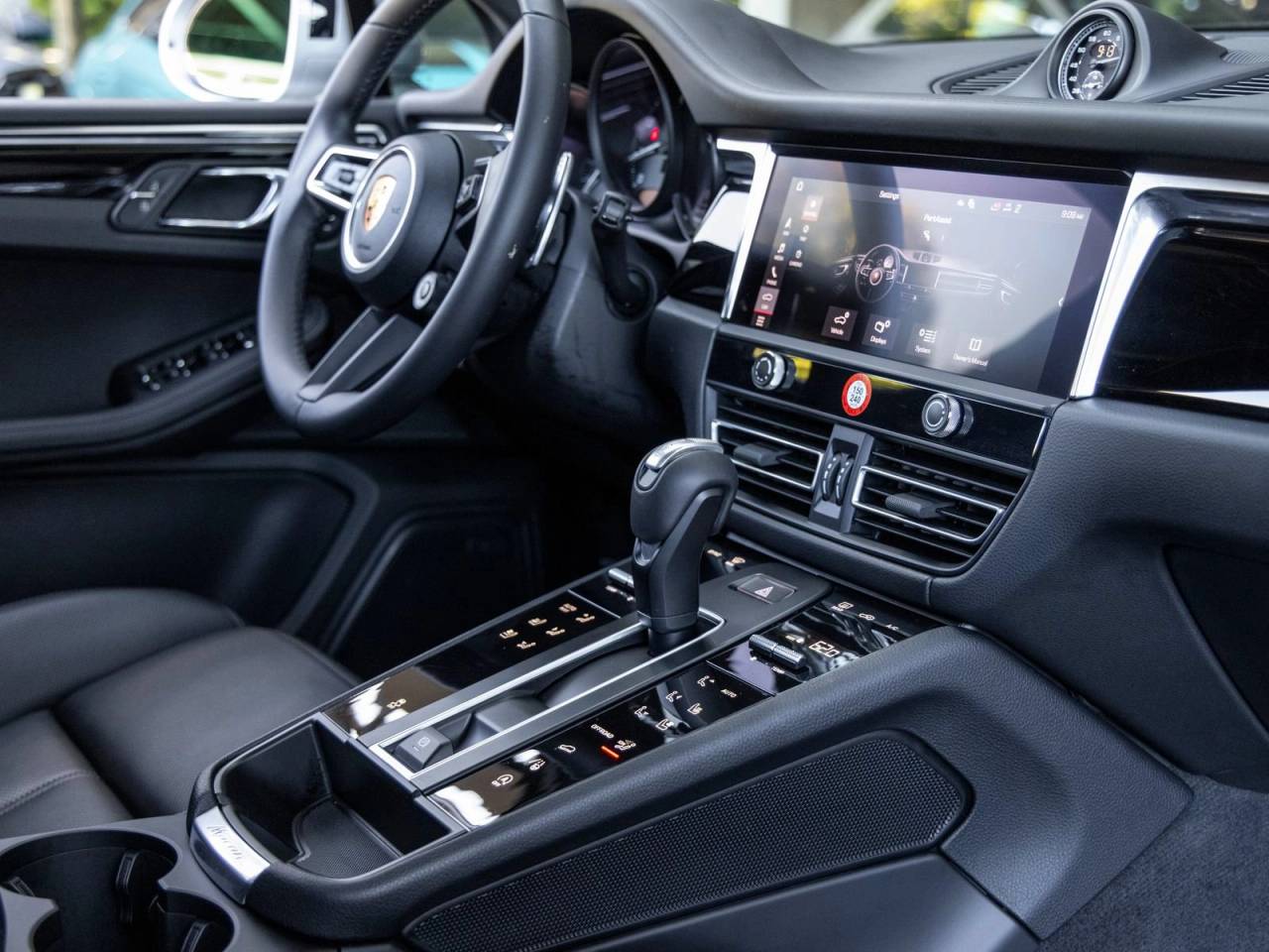 2026 Porsche Macan Base